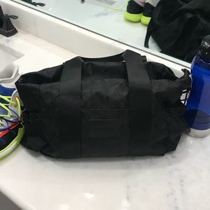 👟🏃🏼‍♀️🖤BeBe gym duffel bag 🖤🏃🏼‍♀️👟